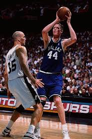 Shawn bradley (basketball player) was born on the 22nd of march, 1972. Sg Zvewec9sscm