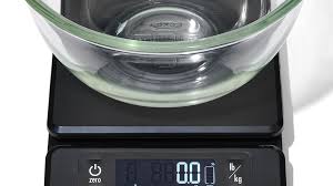 how to use a food scale for baking