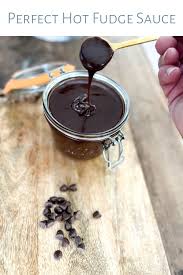 perfect hot fudge sauce 2 bees in a pod