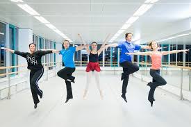 Jazz dance may allude to vernacular jazz or to broadway or dramatic jazz. Jazz Dance Ballettschule Esther Munchen