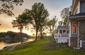 waterfront home with energy efficiency