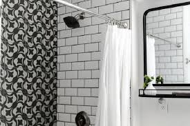 Untuk desain kamar mandi shower minimalis ini, bisa anda wujudkan dengan. 5 Ide Desain Ruang Shower Kamar Mandi Elegan Cantik Tempo Co