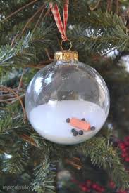 a homemade christmas ornament that uses