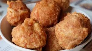 Resep bakso goreng ayam berikut ini bisa anda jadikan salah satu referensi dalam memasak bakso goreng. Resep Bakso Ayam Dan Udang Goreng Mantap Lifestyle Fimela Com