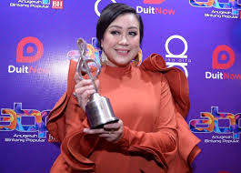 Full anugerah skrin 2019 ask2019. Suria Fm S Dj Lin Sheds Tears Of Joy After Picking Up Award For A Second Time The Star