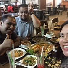Selangor, malaysia, asia geographical coordinates: Ciklilyputih The Lifestyle Blogger Orang Belanja Makan Di Pla Pla Seafood Seri Kembangan