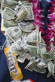 While the number of flowers will vary based on the length of the lei and personal preference, most money leis require anywhere from 40 to 60 flowers. Money Lei Graduation Gift Idea From Leigh Anne Wilkes