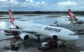 qantas cutting capacity grounding most