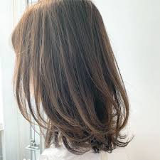 40代女性にご提案 髪型変えるならミディアムレイヤーがおすすめ hair セミディ 髪型 ヘアスタイル