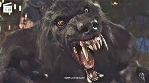 Van Helsing: Werewolf vs Dracula - YouTube