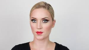 theatrical makeup contour and