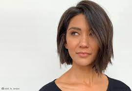 Specifically what is the haircut for oval face short? 21 Flattering Short Haircuts For Oval Faces In 2021