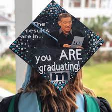 37 funny graduation caps that are