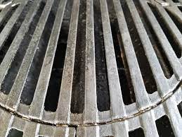 to clean porcelain coated grill grates