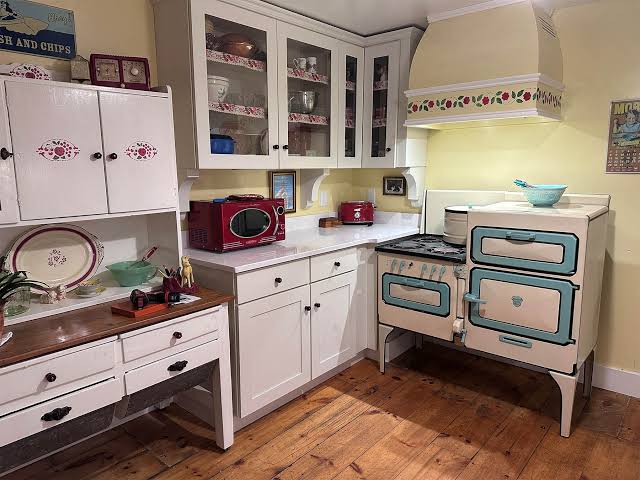 Stoves in Their Homes - Chambers Rescue Vintage Stove Restoration