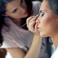 contour your round face to look slimmer