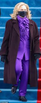 Kamala harris wore purple on inauguration day — a nod to bipartisanship and other symbols. Lwbpquymlionbm