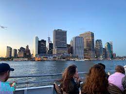 circle line harbor lights night time