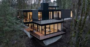 Modern Hillside House In Portland Oregon