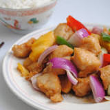 What is Chinese sweet and sour chicken made of?