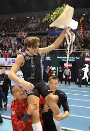 Since 2000, world athletics makes no distinction between indoor and outdoor settings when establishing pole vault world records. Mondo Duplantis I M On Cloud Nine After Breaking World Record Watch The Historic Event Here Lsu Theadvocate Com