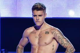 Oh Dear, Now Justin Bieber Is Fully Naked While on Vacation
