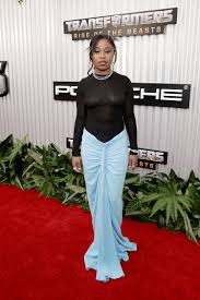 dominique fishback wore alaïa to the