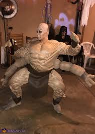 Most of his attacks inflict significant damage, allowing him to kill with only a few hits. Goro Mortal Kombat Costume