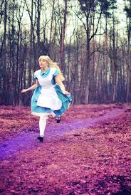 Alice in Wonderland - Running by Majin-sama on DeviantArt
