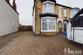 property in holderness road hull hu9
