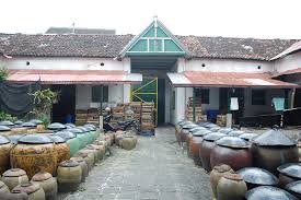 Conto kecap panganteur nawarkeun sadarlah! Pabrik Kecap Cap Genthong Balai Pelestarian Cagar Budaya Yogyakarta
