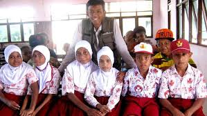 Savesave skim tenaga pengajar muda for later. Sepak Terjang Dwi Murti Pernah Jadi Pengajar Muda Di Pulau Bawean Health Liputan6 Com