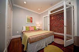 smallrooms decorate a windowless bedroom