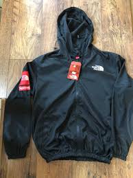The clothes, which come in an icy blue, red, yellow, black, and white, pay tribute to the rugged efficiency of north face's offerings, via the skate brand's. Proljece Prostran Formacija North Face Supreme 1 1 Replica Sale Goldstandardsounds Com