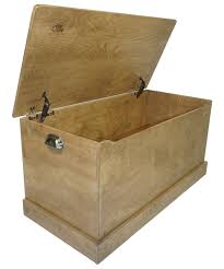 amish um wooden toy box in stock