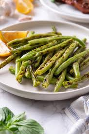 tender and crunchy grilled green beans