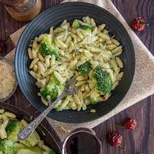italian clic cavatelli and broccoli