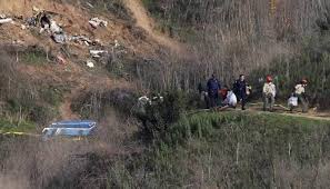 Doomed helicopter is being removed from the wreckage of the pub and body has been recovered. Three Bodies Recovered From Kobe Bryant S Helicopter Crash Site Basketball News Zee News