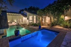 austin homes with swimming pools