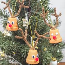 Cutest cork reindeer ornaments i have ever seen to give you some new ideas for an adorable christmas decoration. Diy Mini Plant Pot Reindeer Ornaments Mum In The Madhouse