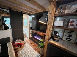 Stunning Tiny House On Wheels Has Matte