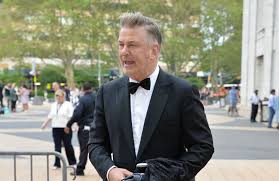 The two met in 1990 on the set of the marrying man, and ironically,. Alec Baldwin Twitter S A Vast Orchard Of Rubbish People Theindependent Com