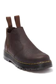 Martens like the 2976 smooth leather chelsea boots, 2976 smooth leather platform chelsea boots, and 2976 smooth leather chelsea boots in a variety of leathers, textures and colors. Dr Martens Men S Chelsea Nordstrom Rack