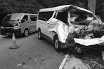 Resultado de imagem para white van accident