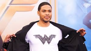 Ray fisher calls dc films head 'most dangerous kind of enabler'i will not participate in any ray fisher, adrienne warren to star in abc series women of the movement fisher has been embroiled. Ray Fisher Contradice A Warner Bros Y Dice Que Si Se Reunio Con El Investigador