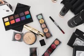 diploma in makeup artistry with