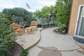 selecting a patio shape landscaping