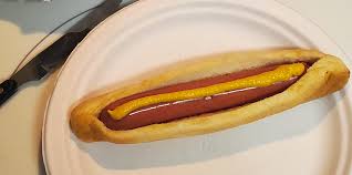 I have an older sister, angela, who also ate spaghetti in a hot dog bun (among other crazy concoctions my mom created for us) growing up. We Can T Decide If These Olive Garden Hot Dog Buns Are Genius Or Terrifying Myrecipes