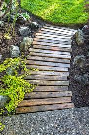 pallet wood walkway in the garden