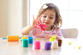 Đồ chơi phát triển trí tuệ cho bé 4 tuổi gồm những sản phẩm nào?